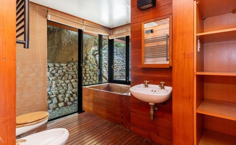 6 Bedroom Property for Sale in Hout Bay Western Cape